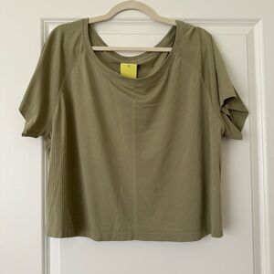 All in Motion Target Olive Green Crop Short Sleeve Athletic T-Shirt Size XXL